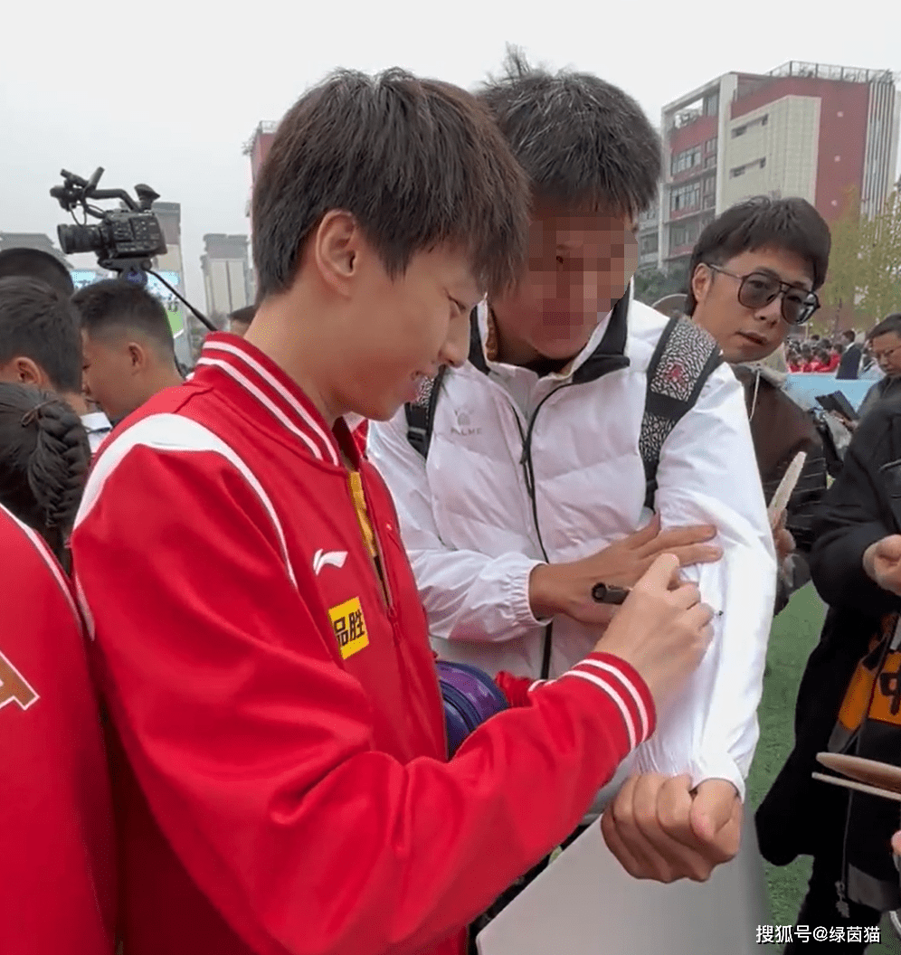 媒體：鋼鐵行業(yè)遭遇五年來(lái)最難一年