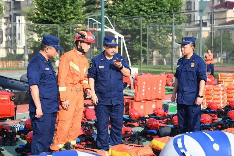 山東一油罐車爆炸 火光照亮半邊天